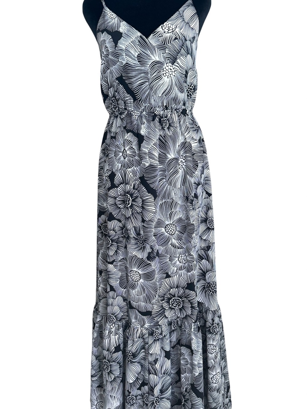 Express Black & White Floral V-Neck Maxi Dress with Spaghetti Straps. Size Small